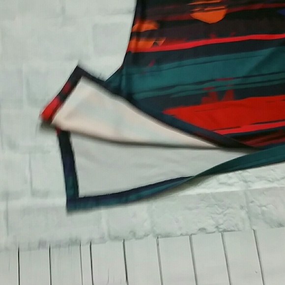 Rich Bold Color Tunic - Picture 2 of 5